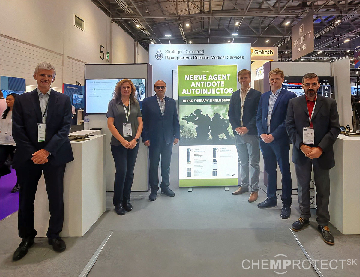 DSEI 2023, From left: A. Wakeford (QPS), D. Rebmann (ChemProtect.SK, Export sales), T. Jedlička (ChemProtect.SK, CEO), R. Wakeford (QPS), K. Jedlička (ChemProtect.SK, Production manager), P. Menzies (UK MOD)